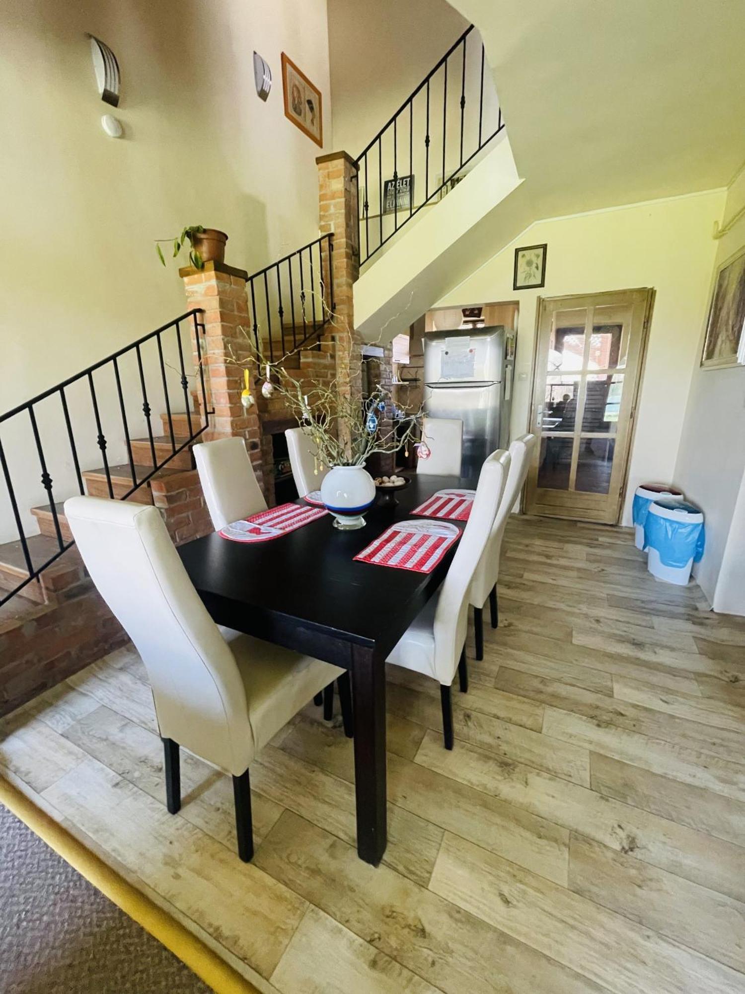 Greenpark Garden Villa Family Apartments Near Tokaj เซเรนช์ ภายนอก รูปภาพ