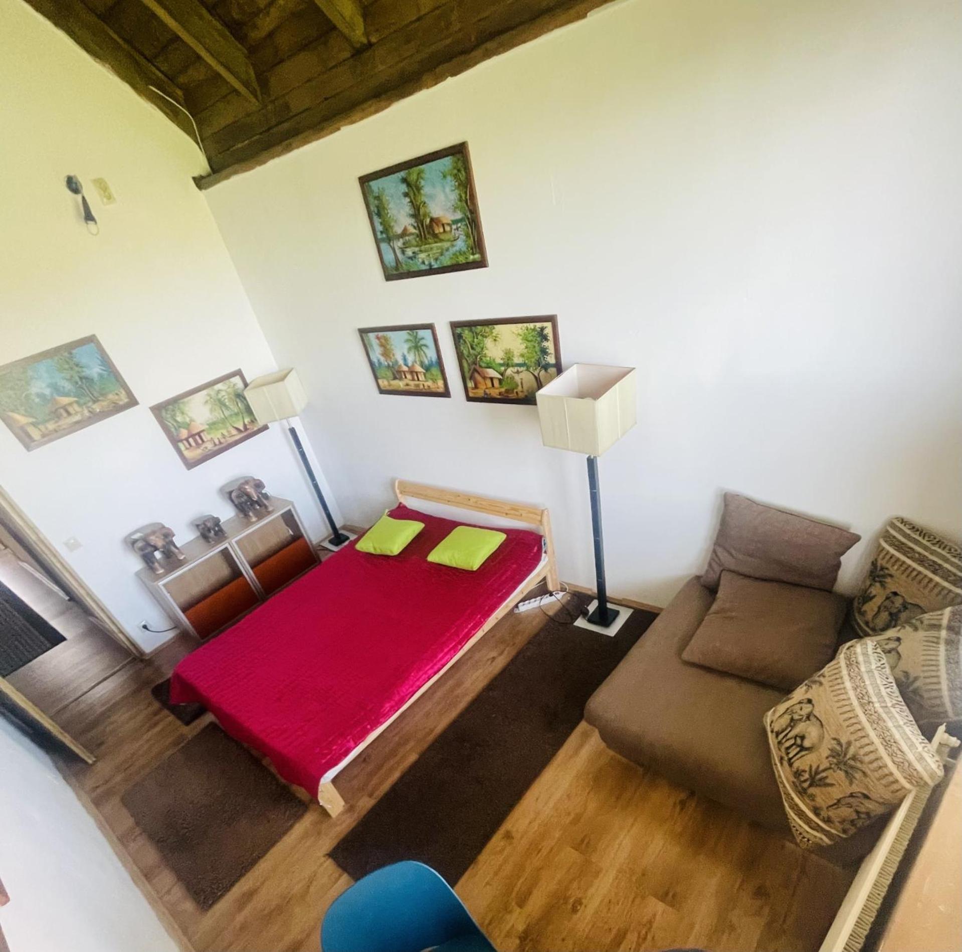 Greenpark Garden Villa Family Apartments Near Tokaj เซเรนช์ ภายนอก รูปภาพ