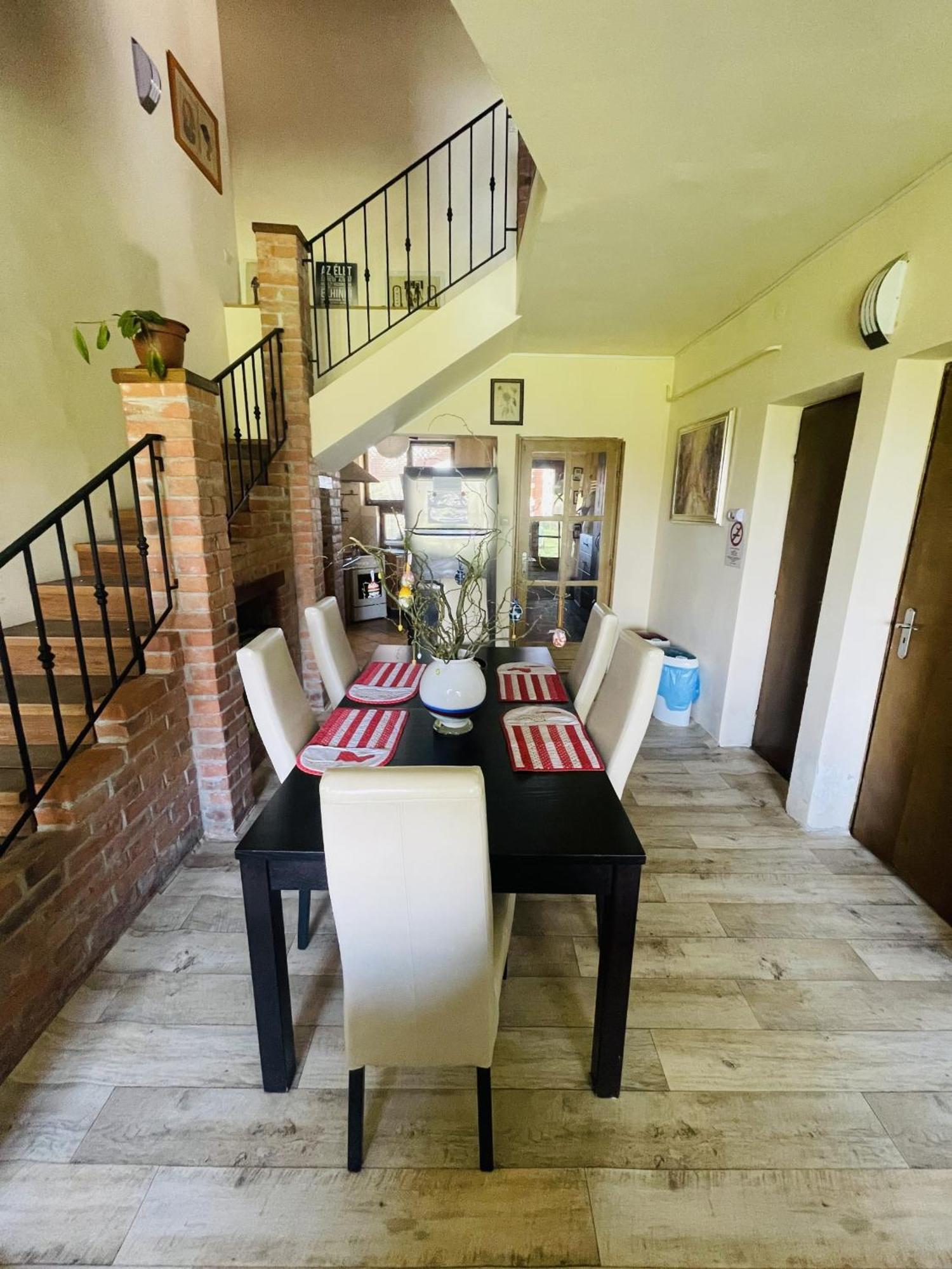 Greenpark Garden Villa Family Apartments Near Tokaj เซเรนช์ ภายนอก รูปภาพ